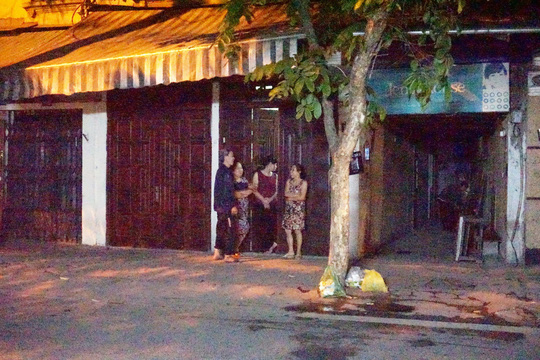 Hàng xóm nói gì về cựu trung tướng Phan Hữu Tuấn bị bắt, khám nhà? Hàng xóm nói gì về cựu trung tướng Phan Hữu Tuấn bị bắt, khám nhà?